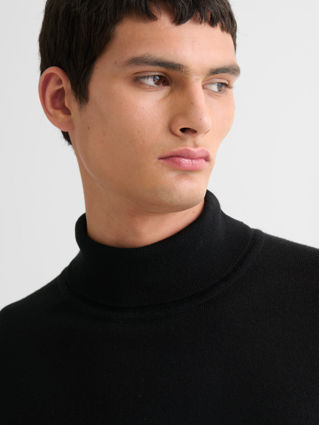 Men's Merino Wool-Blend Roll Neck Jumper – Fine Knit Turtleneck