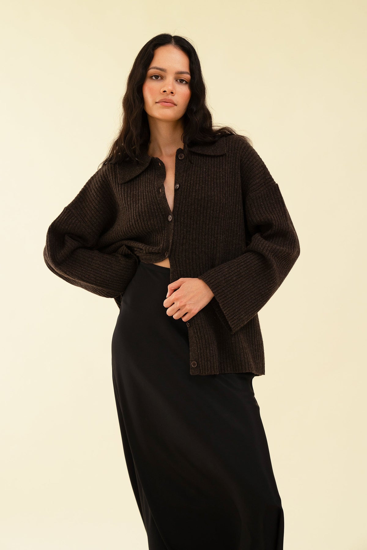 Women's Wool-Blend Cardigan – Oversized Collared Coffee Knit